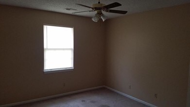 213 A Cypress St in Grain Valley, MO - Building Photo - Building Photo