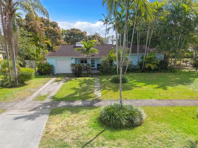 149 Fern Way in Miami Springs, FL - Building Photo - Building Photo