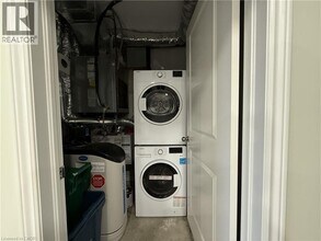 289 Chapel Hill Dr in Kitchener, ON - Building Photo - Building Photo