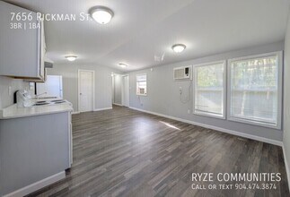 7656 Rickman St in Jacksonville, FL - Building Photo - Building Photo