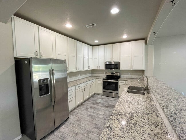 4175 W Santa Maria Ln in Fayetteville, AR - Building Photo - Building Photo