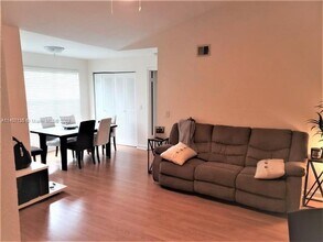 13090 Vista Isles Dr-Unit -127 in Sunrise, FL - Foto de edificio - Building Photo