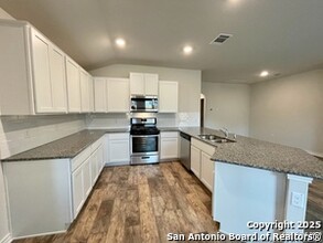 6719 Kingsley Edge in San Antonio, TX - Building Photo - Building Photo