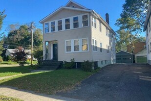 133 Willowdale Ave in Montclair, NJ - Building Photo