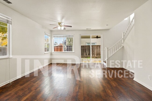 5 Mantauk Point Pl in Sacramento, CA - Building Photo - Building Photo