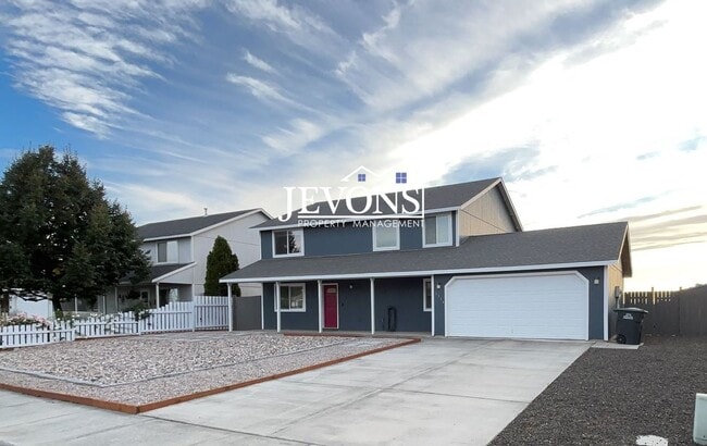property at 1516 Husky Dr