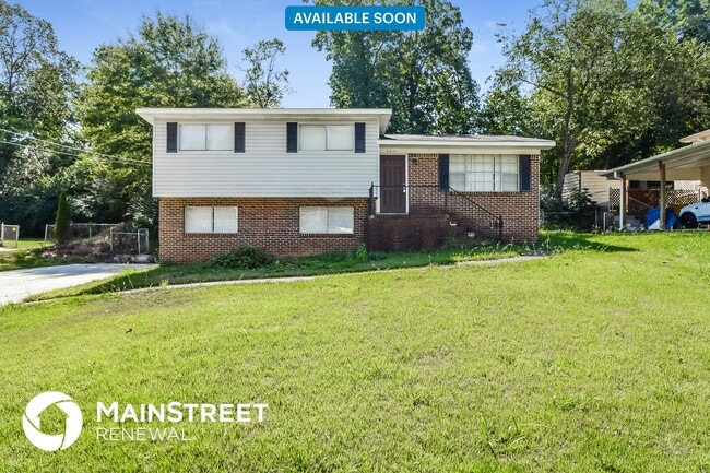 property at 2831 Creek Ln NE