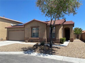 7956 Skyline View Ct in Las Vegas, NV - Building Photo - Building Photo