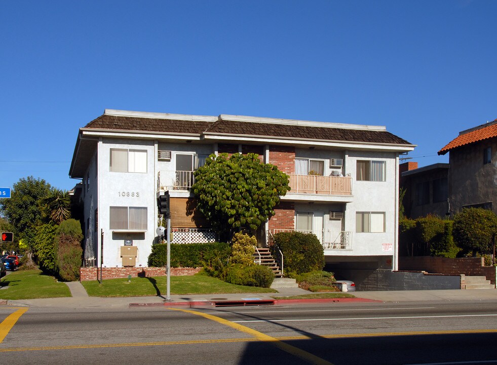 10883 Palms Blvd in Los Angeles, CA - Building Photo