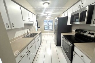 509 Clemons Rd in Brandon, FL - Foto de edificio - Building Photo