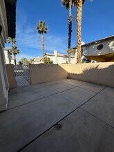 8221 Diamond Star Ct in Las Vegas, NV - Building Photo - Building Photo