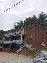 1416 Mcarthur Rd in Maryville, TN - Foto de edificio - Building Photo