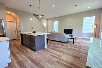 8326 Curry Rd in Houston, TX - Building Photo - Building Photo