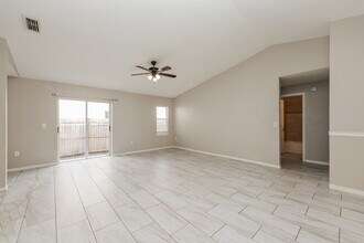 1449 Mohrlake Dr in Brandon, FL - Building Photo - Building Photo