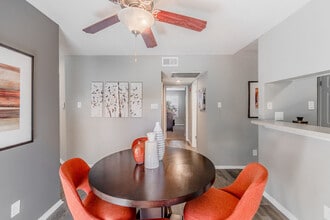 Pinehurst Place Apartments in Mesquite, TX - Foto de edificio - Building Photo