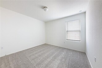 11901 Roscommon Trl in Austin, TX - Building Photo - Building Photo