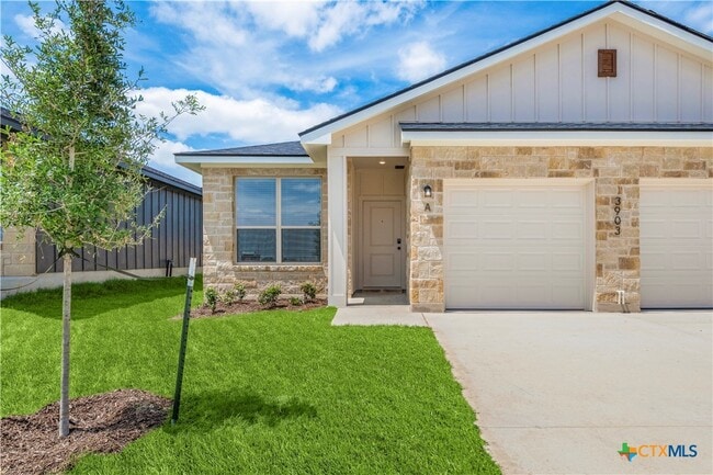 property at 3903 Sugar Hackberry Trl