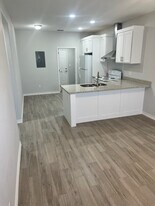 1810 Atrium Pl Dr, Unit 12 in Harlingen, TX - Building Photo