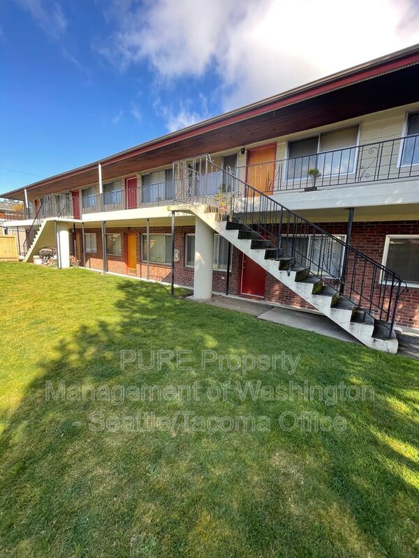 property at 2215 California Ave SW