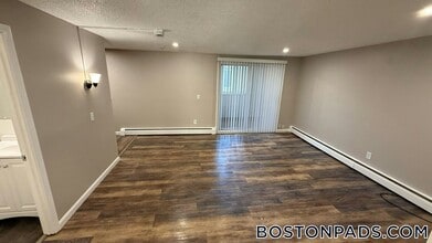 3 Henry Terrace, Unit 12B in Worcester, MA - Foto de edificio - Building Photo