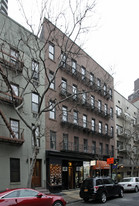 305 E 84th St in New York, NY - Building Photo
