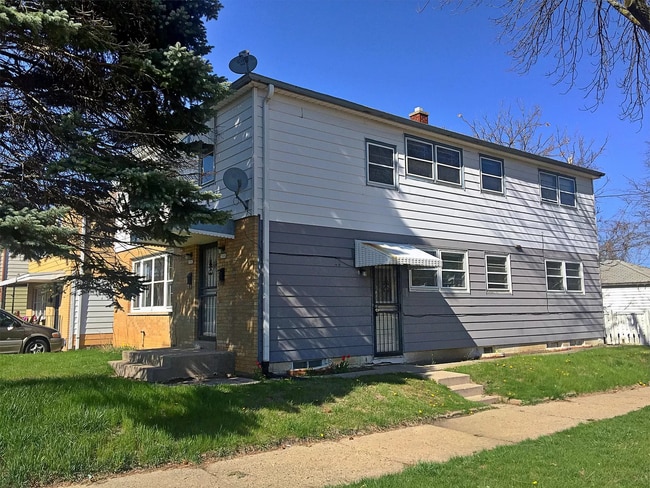 2500-2502-2502 N 56th St in Milwaukee, WI - Building Photo - Building Photo