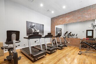 136 Oakland Ave in Jersey City, NJ - Building Photo - Building Photo