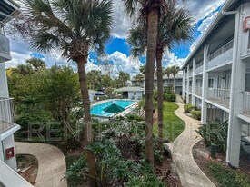 121 Oyster Bay Cir in Altamonte Springs, FL - Building Photo