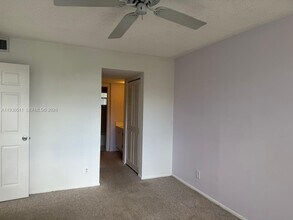 9330 Lagoon Pl in Davie, FL - Building Photo - Building Photo