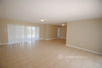 8510 NW 24th Ct in Sunrise, FL - Foto de edificio - Building Photo