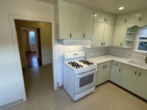 3545 Dolbeer St, Unit Main House in Eureka, CA - Building Photo - Building Photo