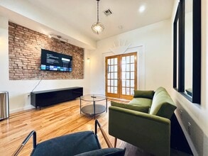Furnished room/NOT APARTMENT, Unit 4L in Brooklyn, NY - Building Photo - Building Photo