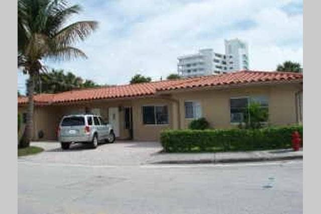 2928 N Ocean Blvd