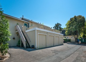 7908 Bodega Ave in Sebastopol, CA - Building Photo - Building Photo