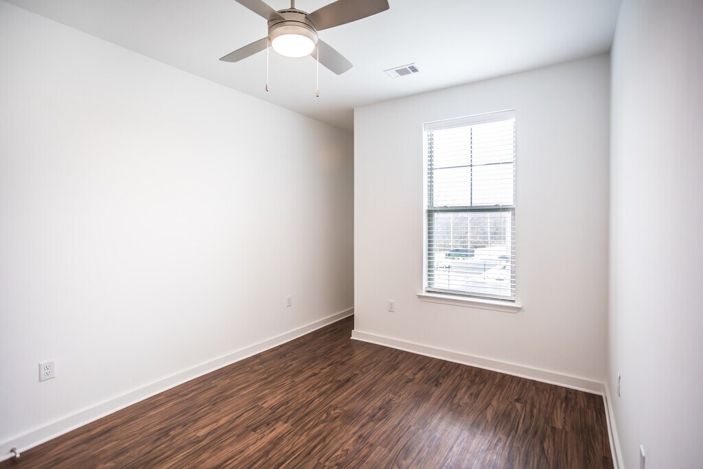 Lakeland Town Square Lakeland, TN Apartments