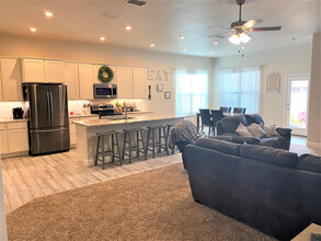 2124 143rd St in Lubbock, TX - Foto de edificio - Building Photo