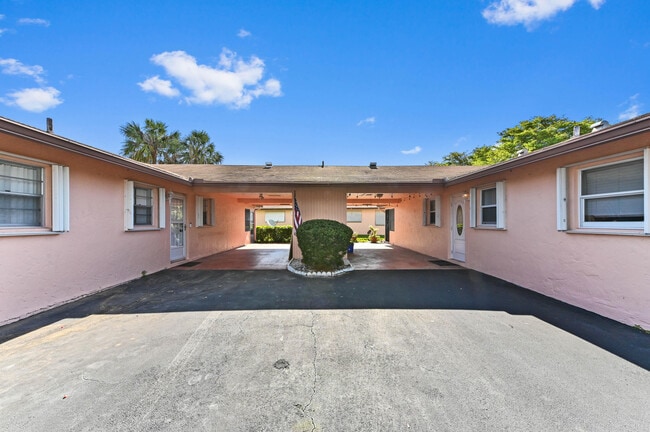 357 Flamingo Ln in Delray Beach, FL - Building Photo - Building Photo
