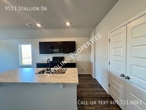 9513 Stallion Dr in Yukon, OK - Building Photo - Building Photo