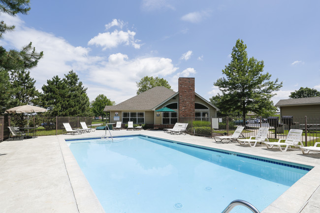 Lakewood Terrace Apartments in Belton, MO - Foto de edificio - Building Photo