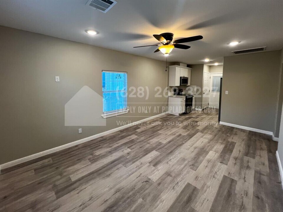 201 Armstrong St-Unit -B in Houston, TX - Building Photo