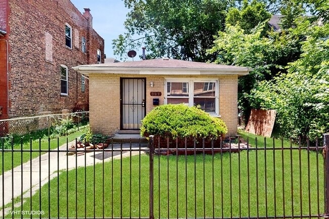 property at 309 W 109th Pl