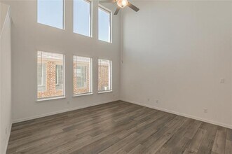 1275 W Yarrow Ave in Justin, TX - Building Photo - Building Photo