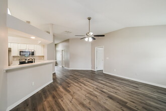 2951 Waters View Cir in Orange Park, FL - Building Photo - Building Photo