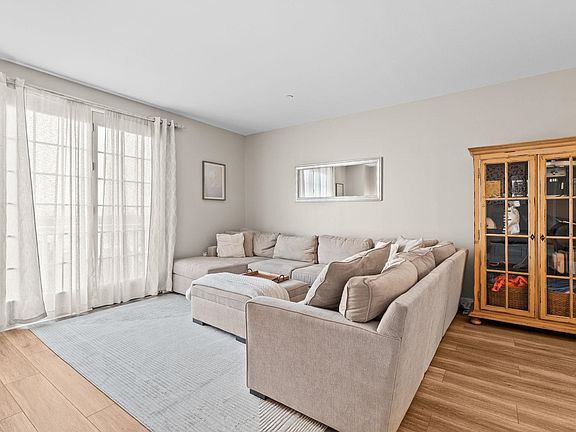 100 Shearwater Ct E in Jersey City, NJ - Building Photo - Building Photo