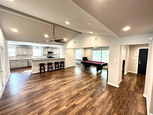 property at 5627 Cerritos Dr