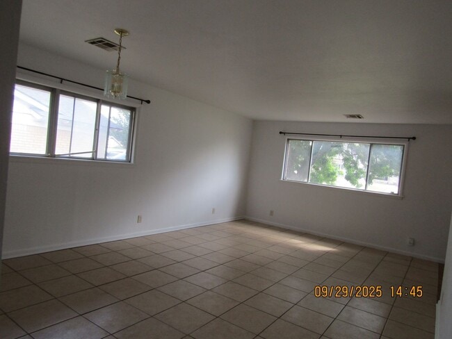 13 SW 51st St in Lawton, OK - Building Photo - Building Photo