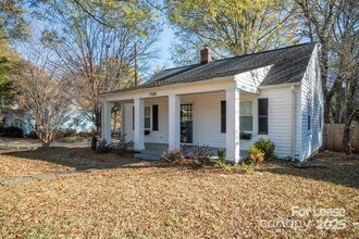 1508 Chippendale Rd in Charlotte, NC - Building Photo - Building Photo