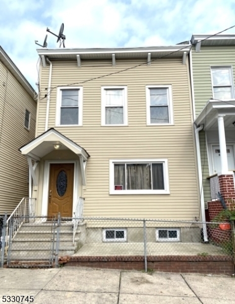 487 Union Ave in Paterson, NJ - Building Photo