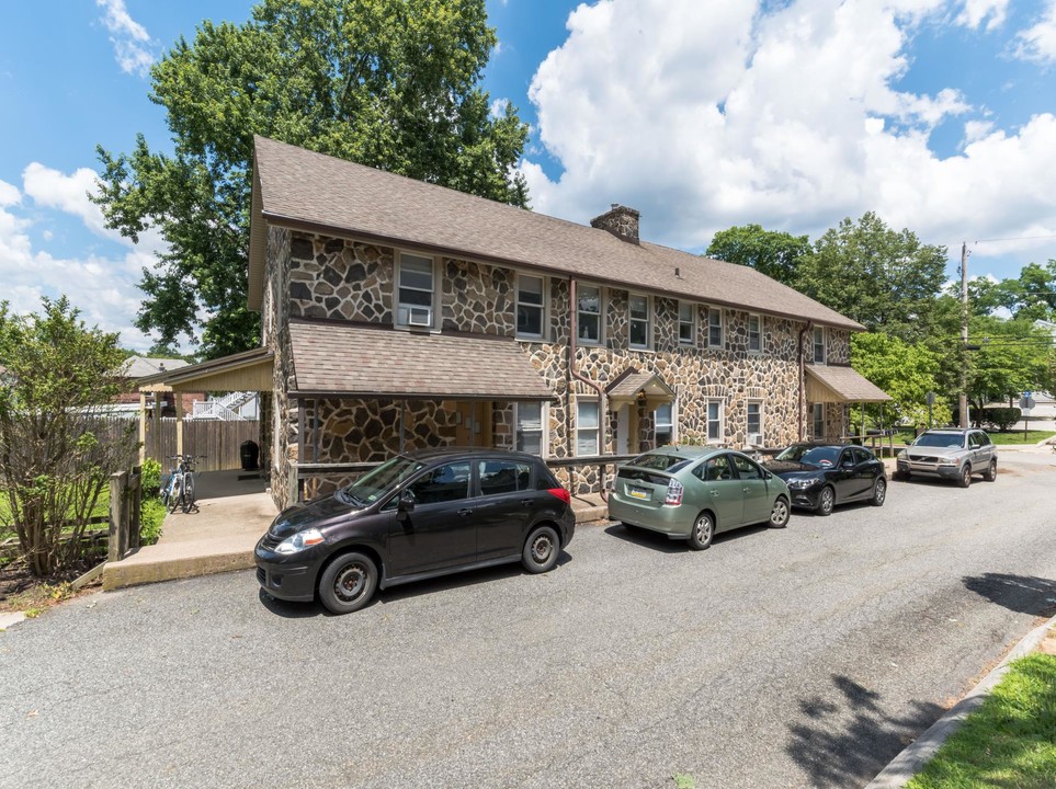 The Cottage in Wayne, PA - Foto de edificio