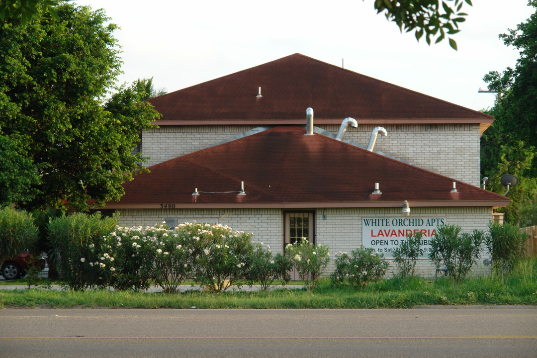 3480 Boca Chica Blvd in Brownsville, TX - Foto de edificio